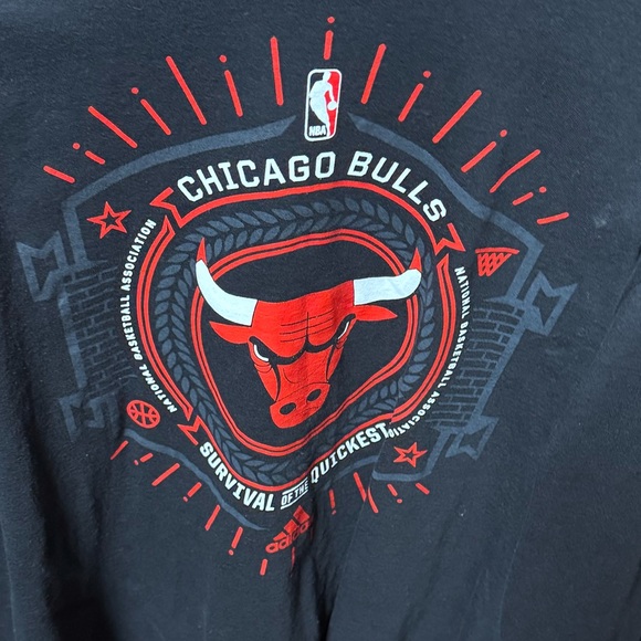 Chicago Bulls Long Sleeve T-Shirt - Picture 2 of 3